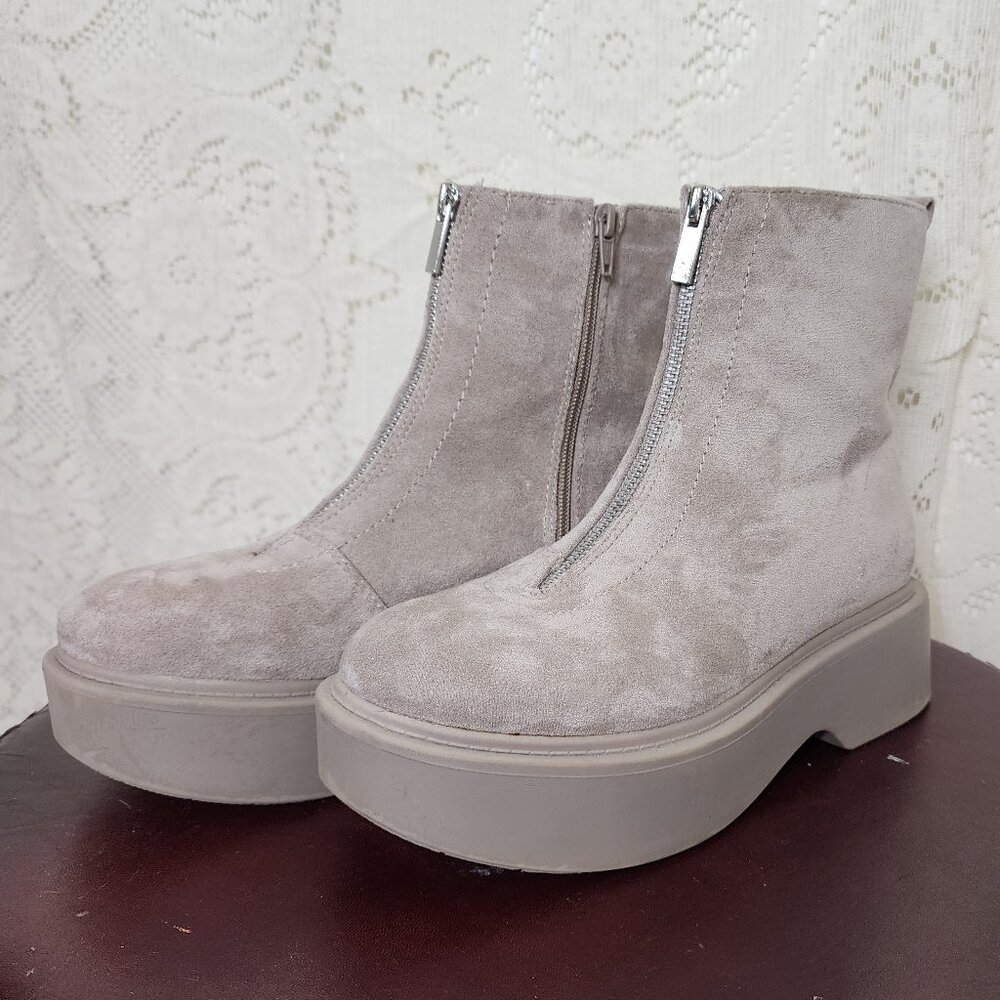 Portland suede boots